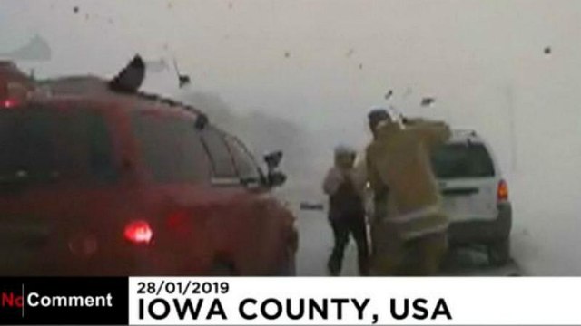 Выехал водитель из тумана