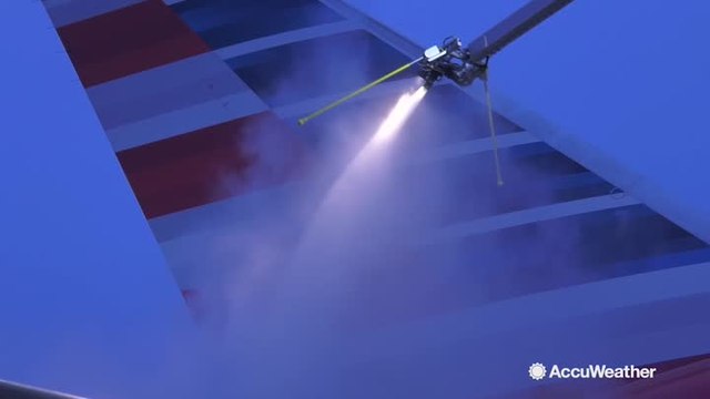 Behind the scenes with American Airlines’ deicing operations in Chicago