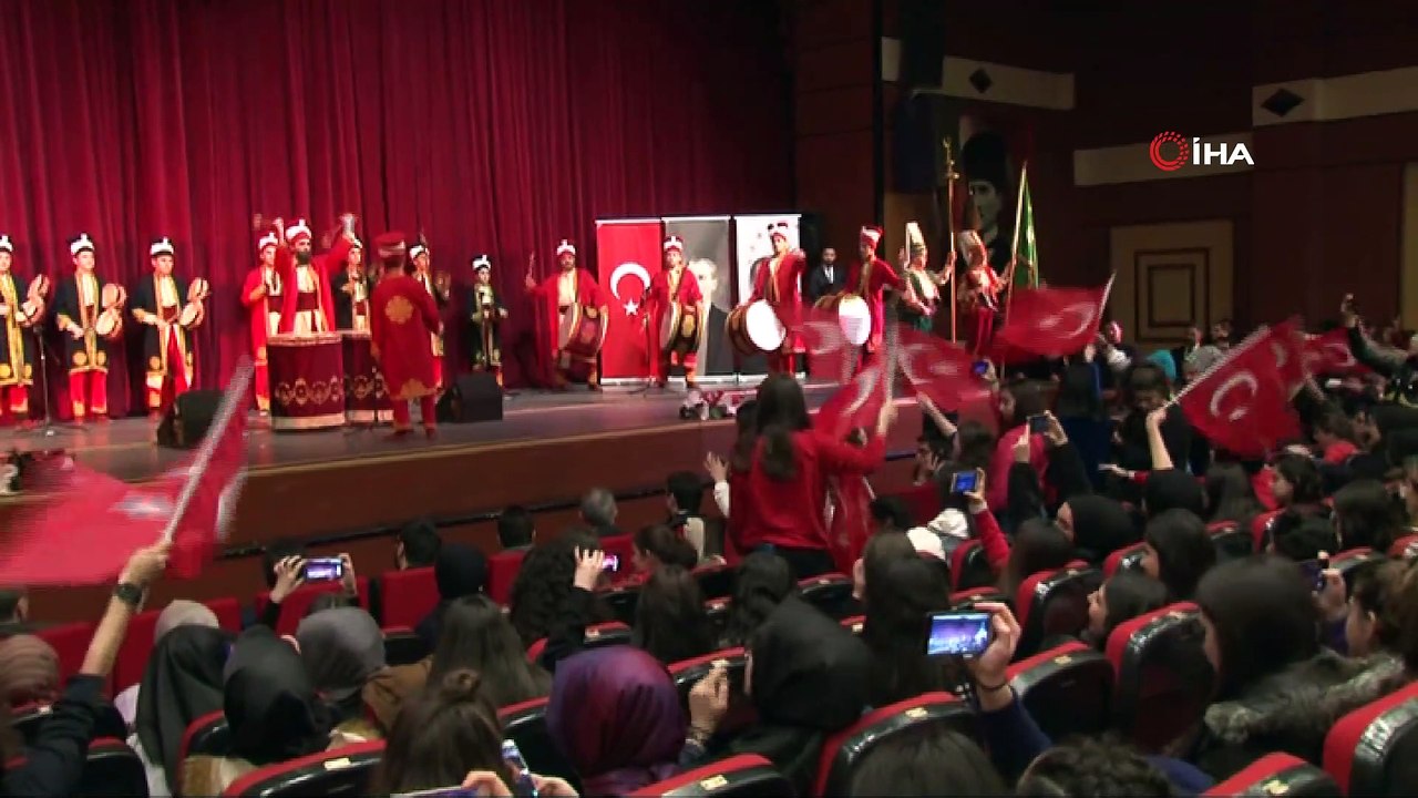 Ataşehirli gençler İsmail Erdem’i coşkuyla karşıladı