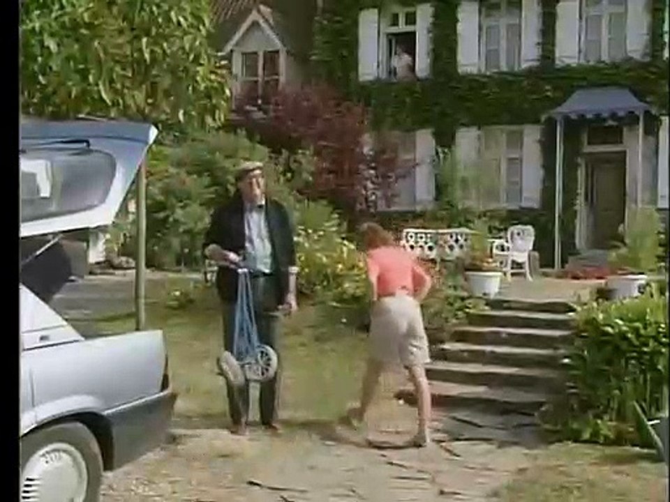 French Fields 1x06 Le Week End