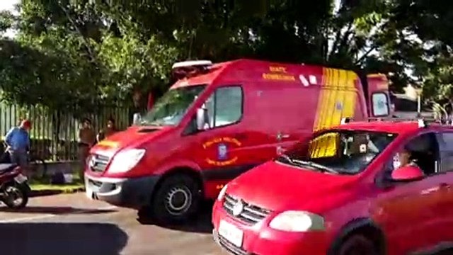 Três pessoas que ocupavam a mesma moto ficam feridas em batida de trânsito