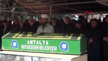Antalya Oyuncu Mustafa Avkıran'ın Babası, Antalya'da Toprağa Verildi