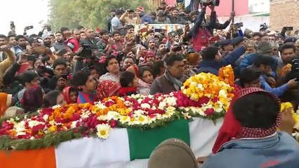 Mortal remains of CRPF jawans reach home amid tears, anger and anti-Pakistan slogans