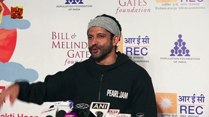 Farhan Akhtar IGNORES The Question About Shah Rukh Khan Being In Don 3