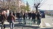 Ora News - Qytetarët e Elbasanit nisen drejt Tiranës për protestën e opozitës