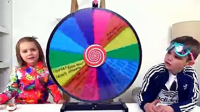 الاطفال الخرقاء أطفال صعب ألعاب طفل مضحك الحوادث - أمي صدمت! | | طفل رضيع د | حب الاطفال أطفال مضحك ضد شبح - جوني جوني أغاني الحضانة قافية وتعلم الألوان للأطفال - جوني جوني القوافي تعلم الألوان مع عائلة Gombal كاندي أطفال فنجر الأسرة Katy and Max #3