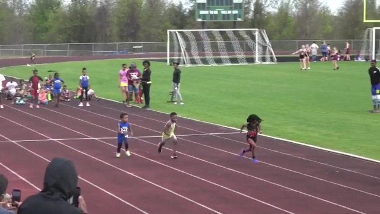 Performance incroyable : un garçon de 7 ans court le 100 mètres en 13,48 secondes !