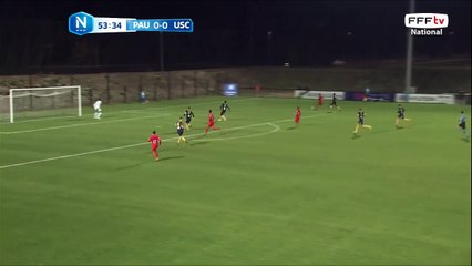 Super centre mais bien repoussé par la défense du Pau FC.