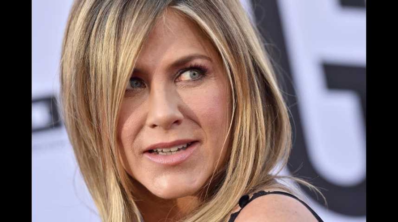 Jennifer Aniston : panique dans l’avion pour ses 50 ans !