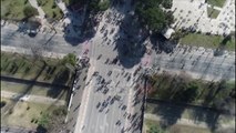 Report TV - PAMJET me DRON/ Ja sa protestues janë në tubimin e opozitës