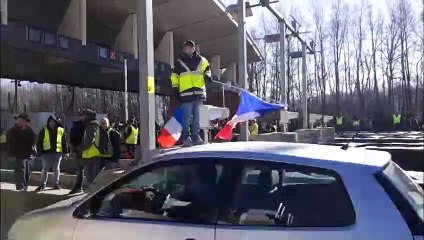 Sur l'A36, les gilets jaunes lèvent les barrières du péage de Fontaine
