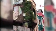 İstanbul Balat'ta bulunan binanın çökme anı kamerada