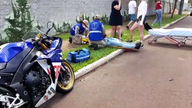 Moto 1000 cilindradas e carro colidem no Maria Luiza