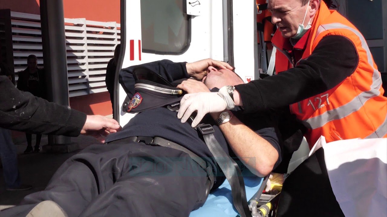 Bilanci i dhunës, police e protestues te plagosur - News, Lajme - Vizion Plus