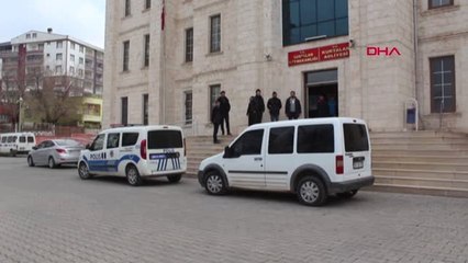 Siirt Annesine Şiddet Uygulayan Babasını Öldüren Kız Tutuklandı