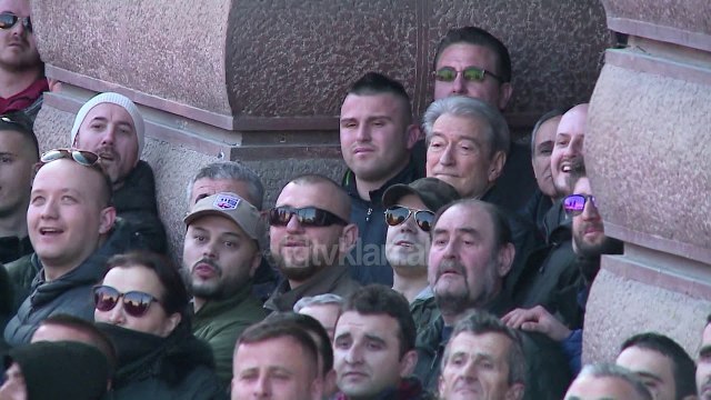 Dhunë ne protesten e opozites