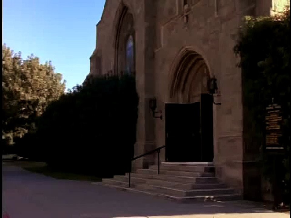 Everybody Loves Raymond - Ray Visits The Priest