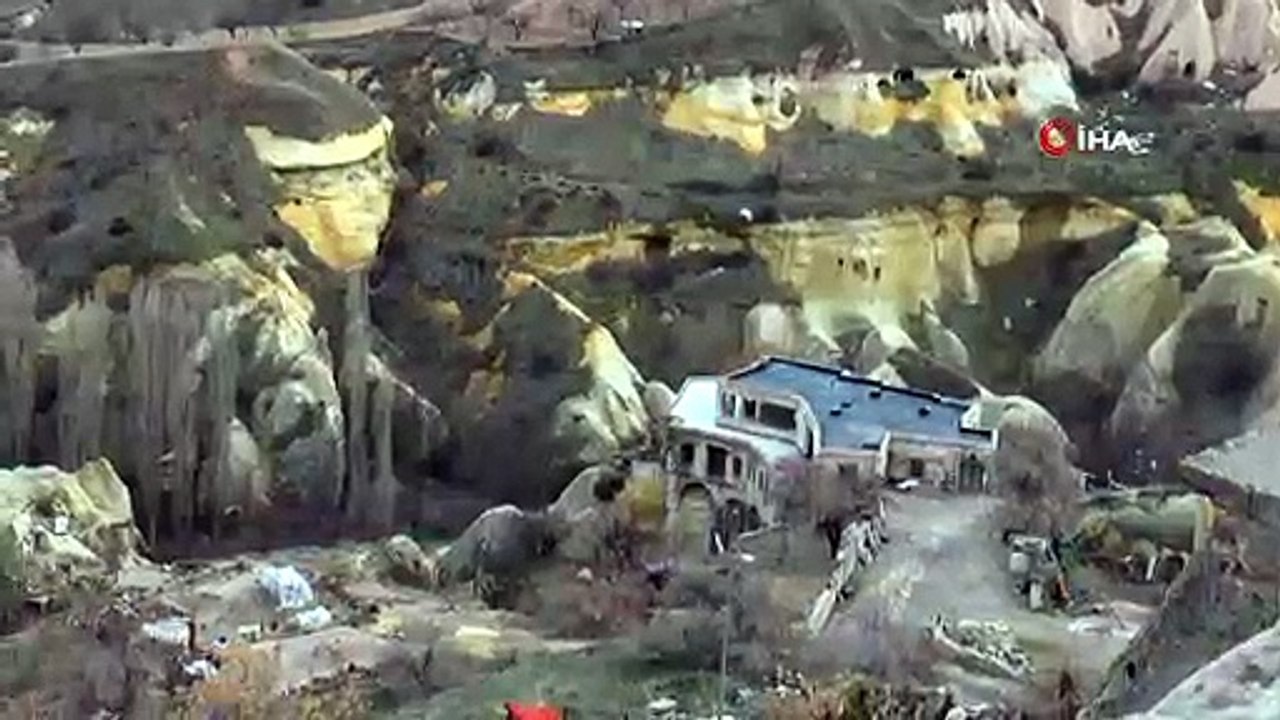 İYİ Parti Başkan adayı otelinin yıkılmaması için yolu kapattı- Kaçak yapısı yıkılmasın diye yolu kapattı