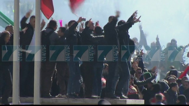JEHONA E PROTESTES SE OPOZITES EDHE NE MEDIAT NDERKOMBETARE - News, Lajme - Kanali 7
