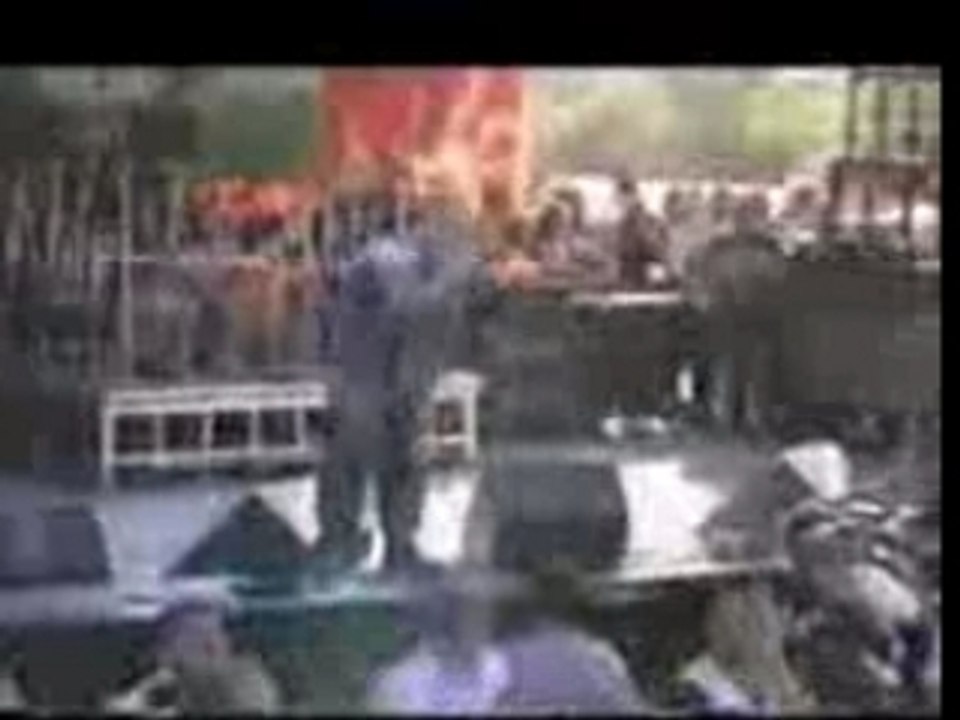 Disturbed - Stupify (Live Ozzfest 2k)