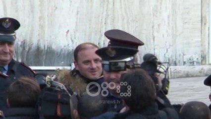 Ora News - Ardi Veliu: Policia bëri punë të shkëlqyer! Nisin hetimet për dhunën në protestë
