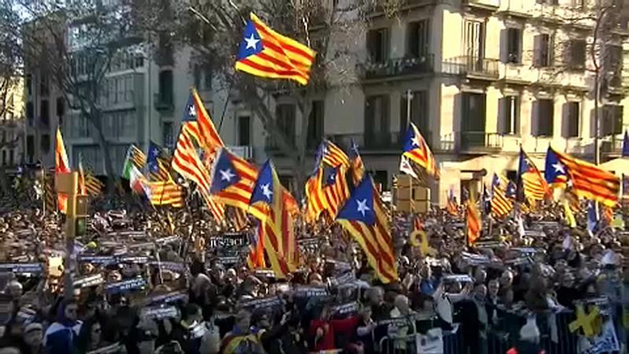 'Selbstbestimmung ist kein Verbrechen': 200.000 bei Demo in Barcelona