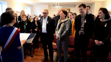 Saint-Amour : "demandez-vous à Saint-Amour de confirmer votre union?"