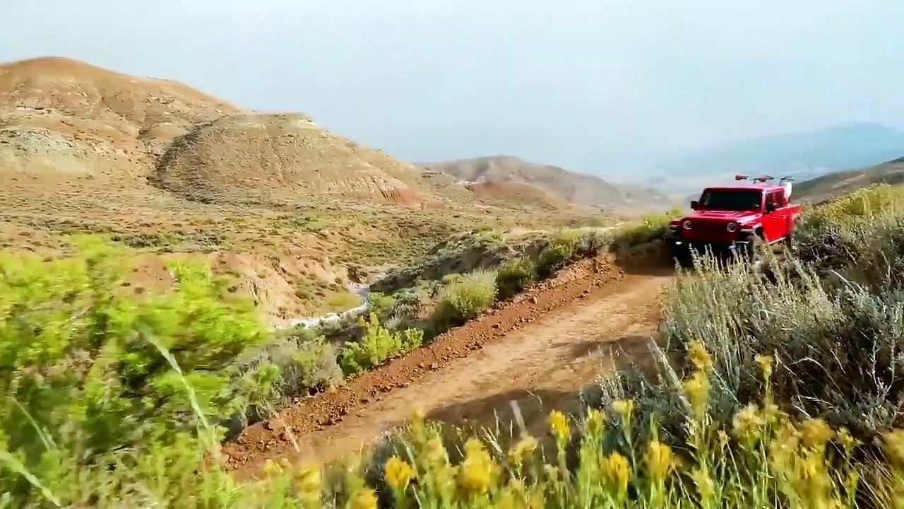A Closer Look 2018 LA Auto Show  2020 Jeep® Gladiator