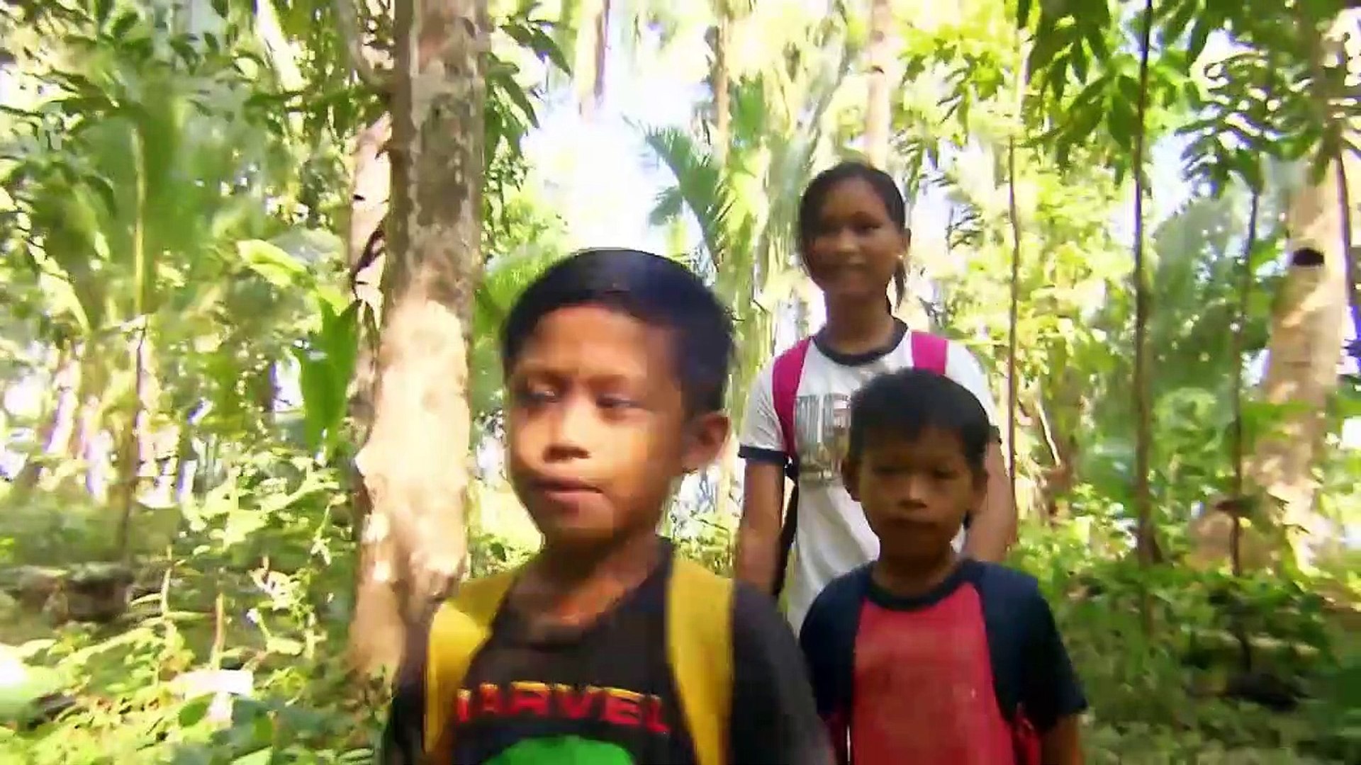 Chemins d'école, chemins de tous les dangers - Philippines - Vidéo  Dailymotion