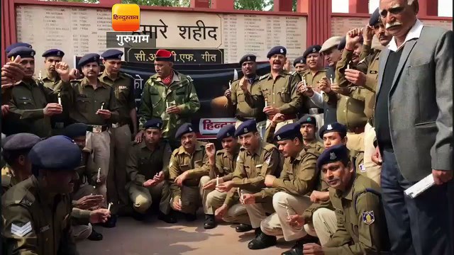 पुलवामा हमले में शहीद हुए सीआरपीएफ़ जवानों को श्रद्धांजलि