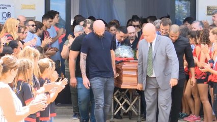 كرة قدم: عام: إيميليانو سالا يوارى الثرى في مسقط رأسه