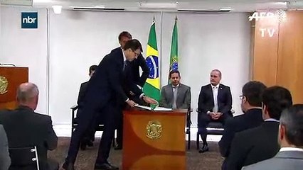 Bolsonaro firma proyecto de Ley Anticrimen