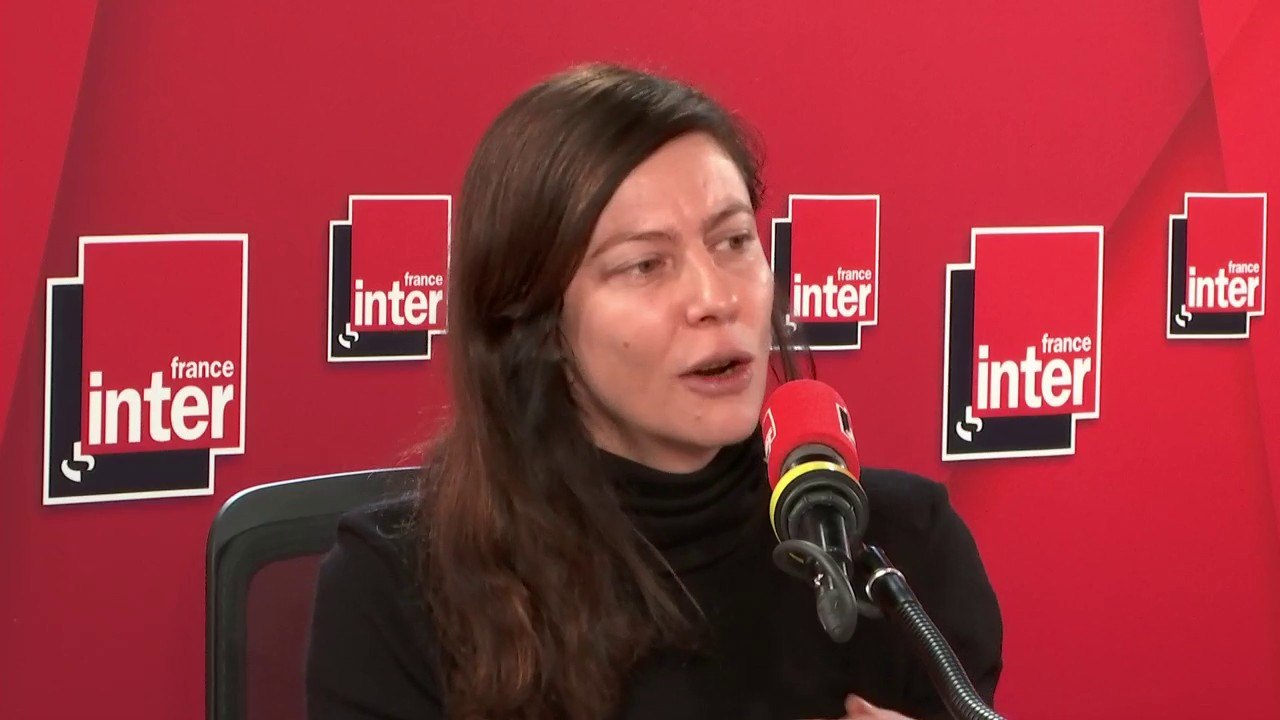 Anna Mouglalis, actrice : "Karl Lagerfeld dormait dans les solvants et les pigments, comme un artisan (...) Cette exigence est très, très rare"