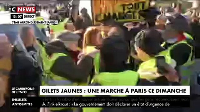 Gilets jaunes : Regardez les images de Ingrid Levavasseur qui a du être exfiltrée après avoir été insultée et prise à partie par des manifestants