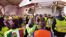 Saint-Avold : les gilets jaunes font irruption à la brocante organisée à L'Agora