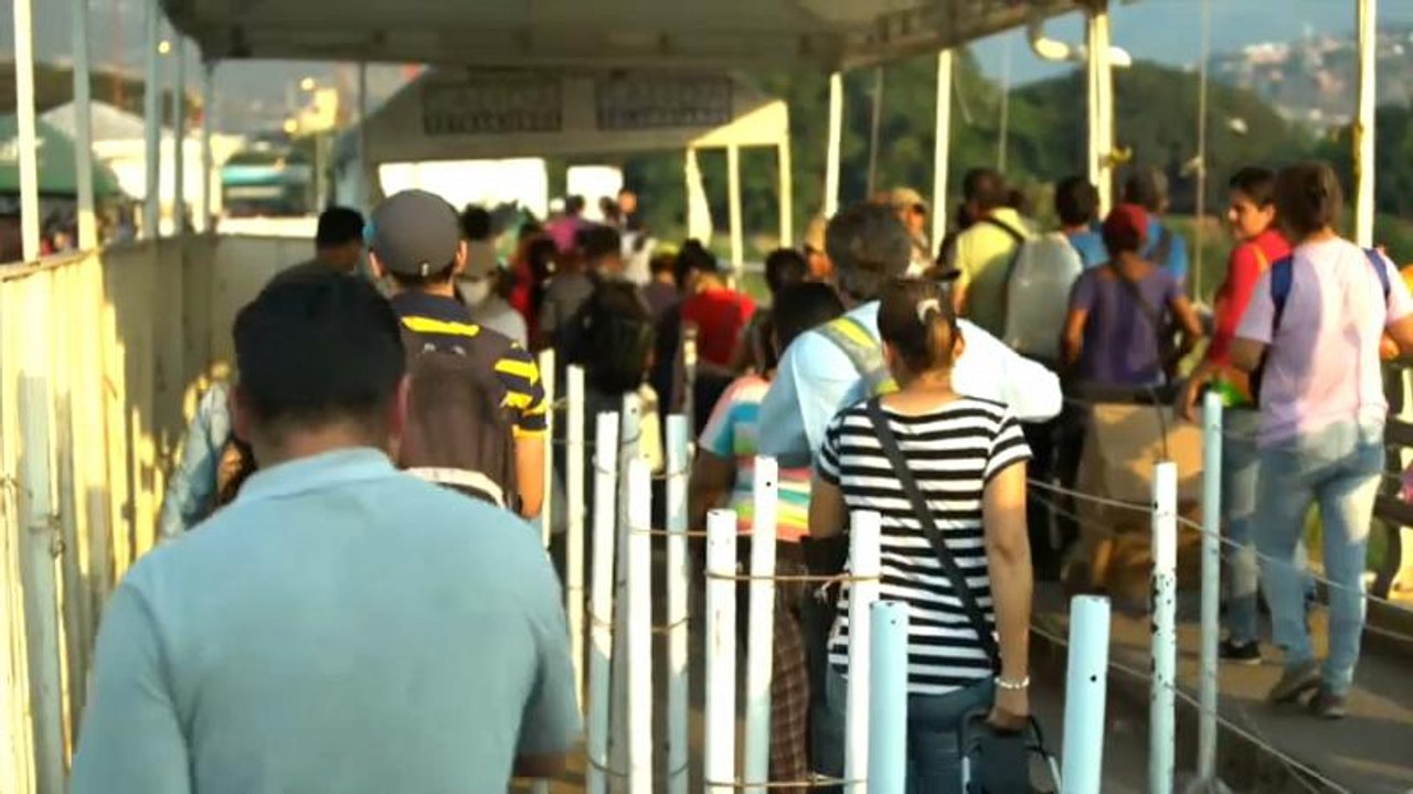 Miles de venezolanos cruzan cada día a Colombia en busca de servicios médicos