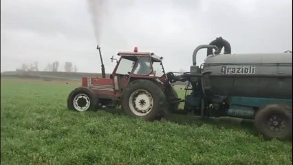 Un tracteur embourbé