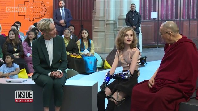 Cette jeune fille de 13 ans a des bras bioniques et est de nouveau totalement autonome