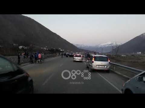Ora News - Bulqizë, përplasen dy makina, 3 të plagosur