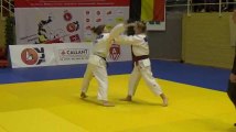 Chimène Cardon de Mons vs Olivia Filipetto du Top Niveau Tournai au National judo pour jeunes 2019 (par Simon Barzyczak)