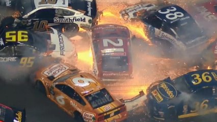 [영상]화염속으로 '우르크 쾅쾅쾅'...나스카의 아찔한 충돌  / YTN