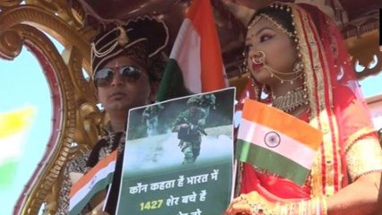 Pulwama : Couples pay tribute to CRPF Slain Soldiers by Donating Gifts and Money | Oneindia News