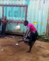 Football - Quand une maman met tout le monde d'accord !