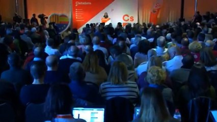 Arrimadas afirma que Sánchez ha "confundido a Cataluña con el racista de Torra"