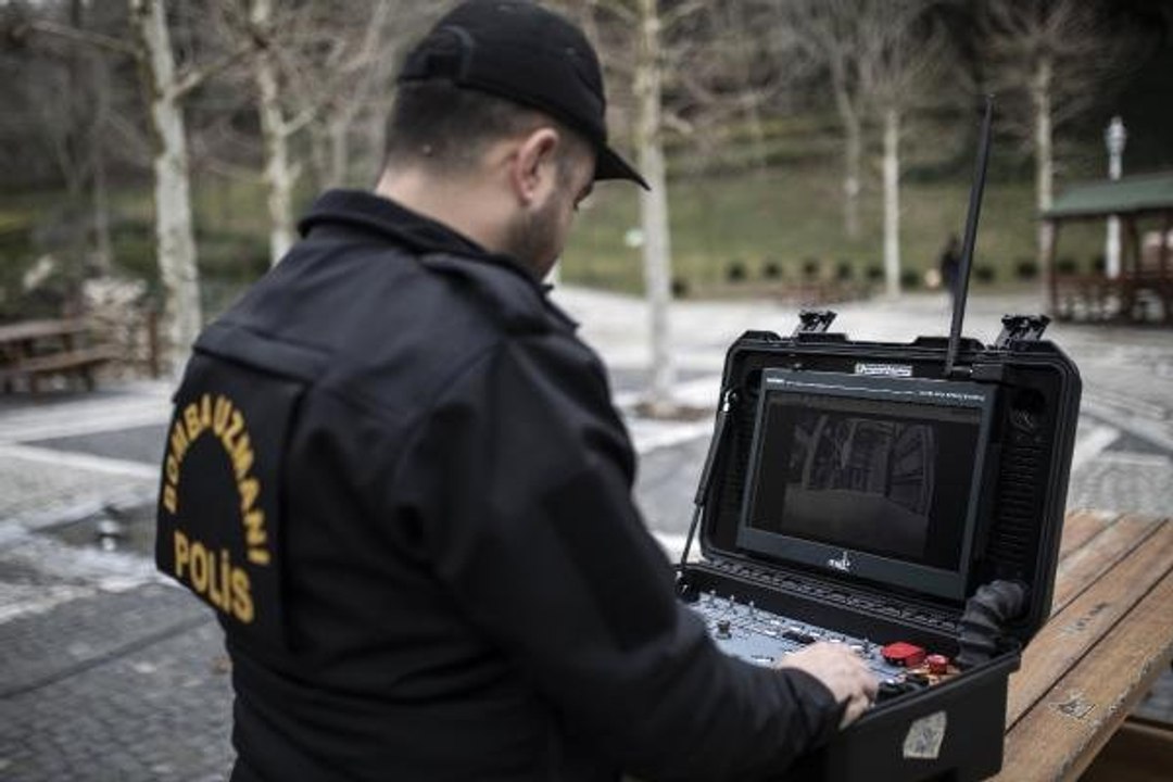 Yerli Bomba İmha Robotu "Ertuğrul" İstanbul'da Görev Başında