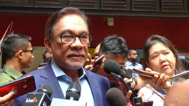 Anwar brushes off Azmin, Zuraida sacking as rumour, comments on Bersatu’s Sabah move