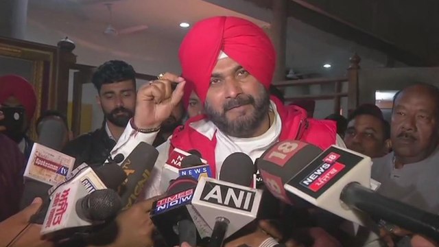 Who released Masood Azhar in 1999 in Kandahar: Navjot Sidhu on Pulwama | Oneindia News