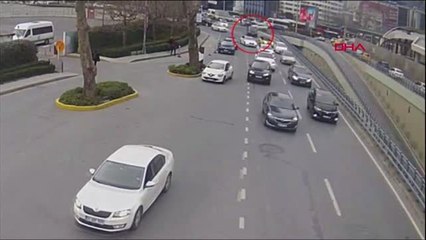 İstanbul- Lüks Cipli Uyuşturucu Kaçakçısı ile Polis Arasında Nefes Kesen Kovalamaca Kamerada 1