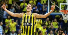 Fenerbahçe Beko, Vesely'nin Sözleşmesini 3 Yıl Uzattı