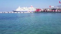 Yılın İlk Turist Gemisi Kuşadası Limanı'na Yanaştı